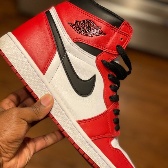 Jordan Other - Air Jordan 1 Chicago size 9.5